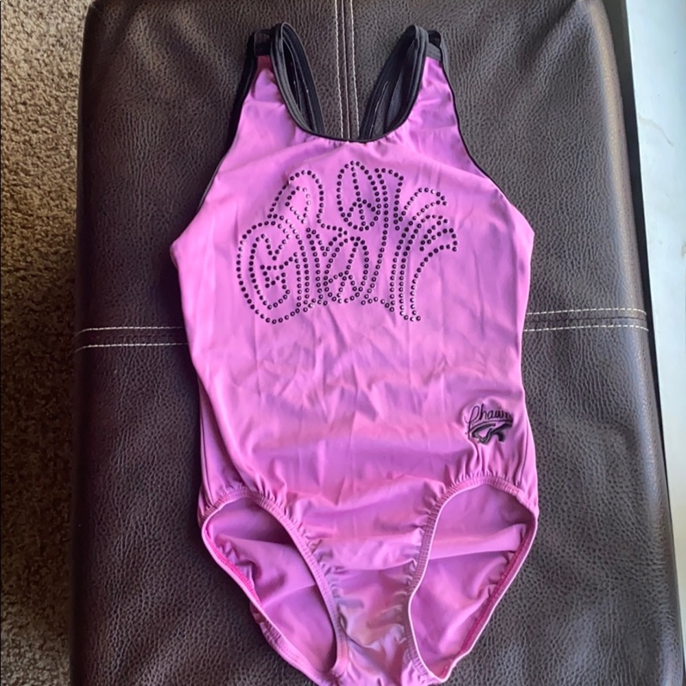 GK Elite Groovy Leo Signed By Shawn Johnson